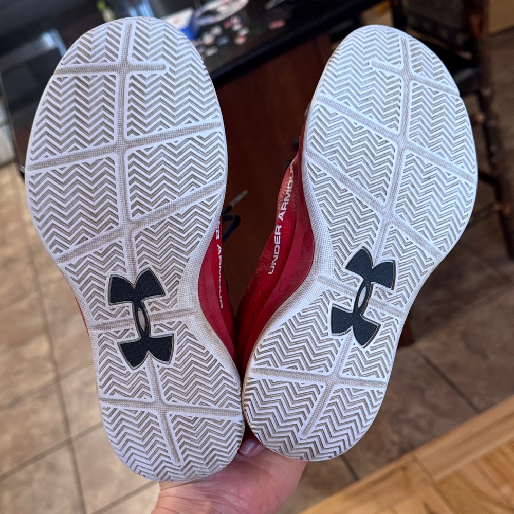 Boys Under Armour Basketball Sneakers - Picture 2 of 6